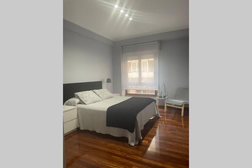 Apartamento Centrico กาสโตร-อูร์เดียเลส ภายนอก รูปภาพ